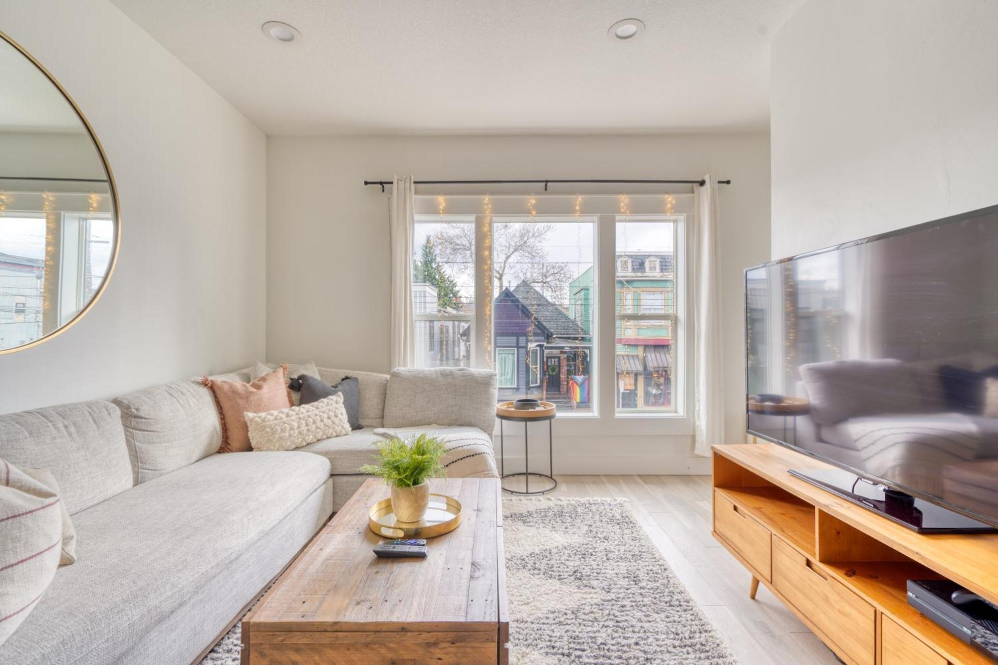 Stay Portland - Perfect Portland Farmhouse Loft - Breweries & Bars Exterior photo